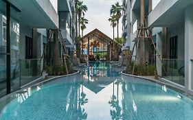 Apartment At Palmyrah Surin By Lofty